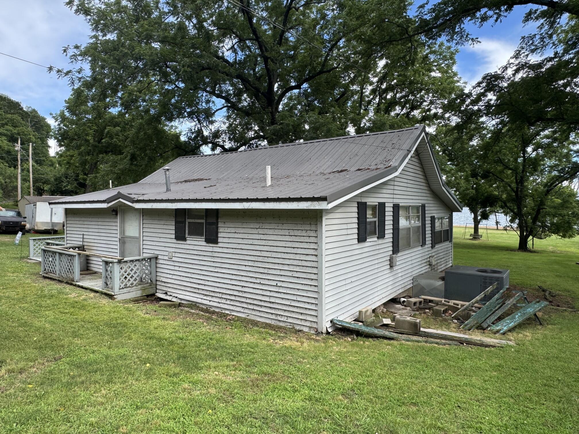 Image 3: Side of home