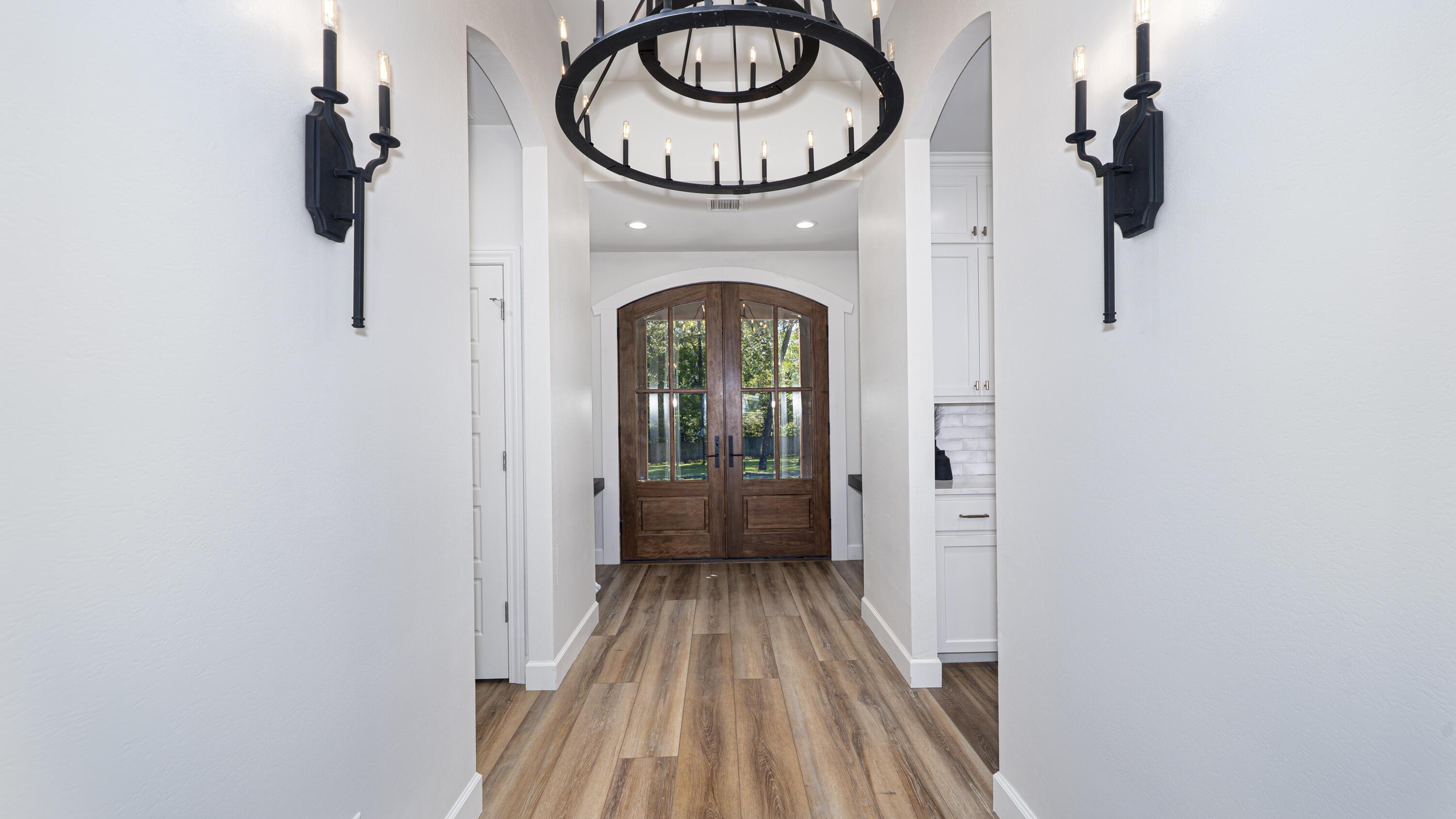 Image 4: Entry Way