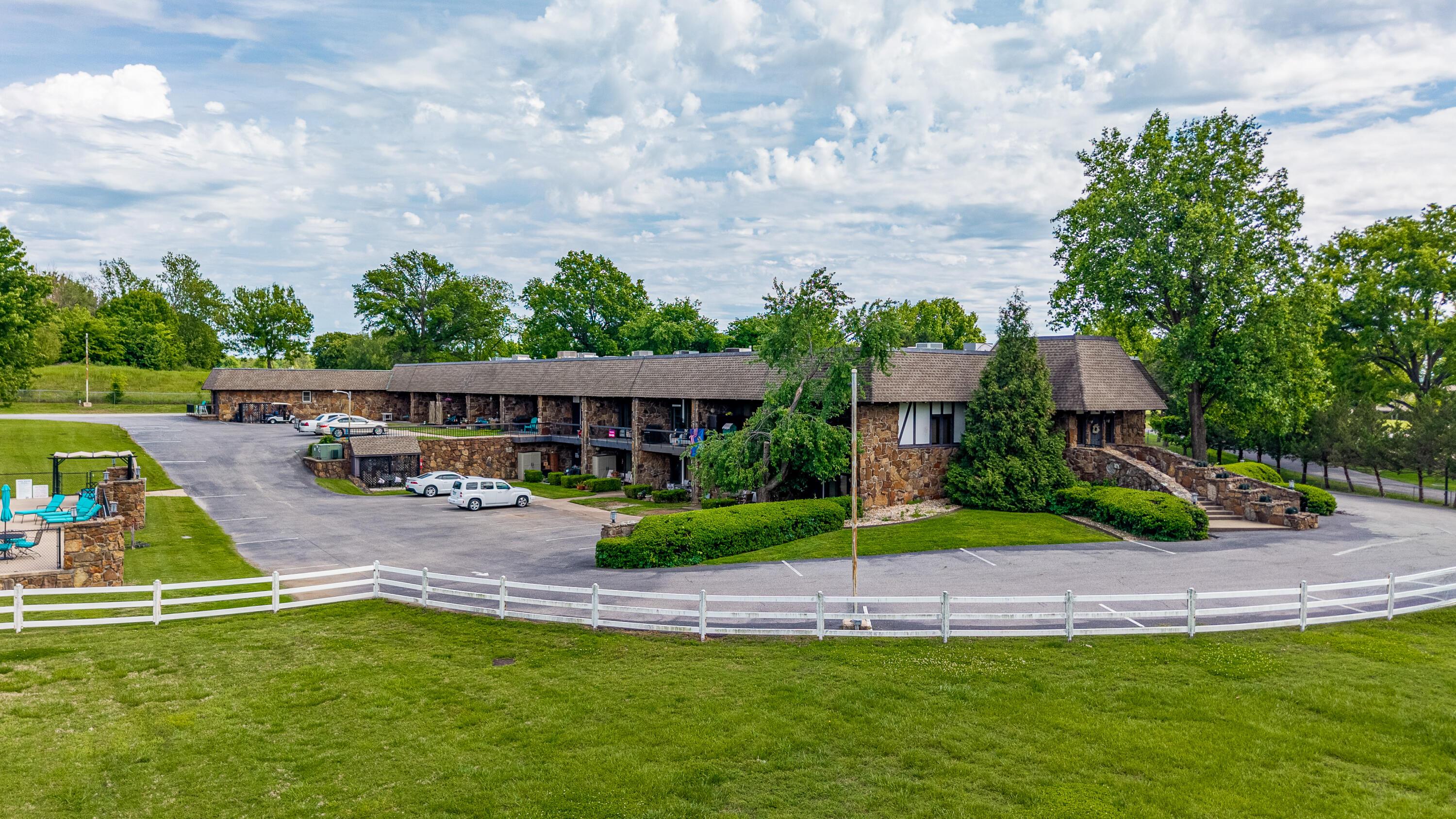 Image 4: Country Estates
