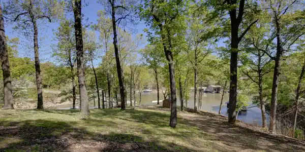 Image 2: 2