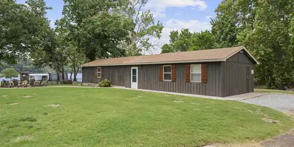 Image 3: Guest Cottage