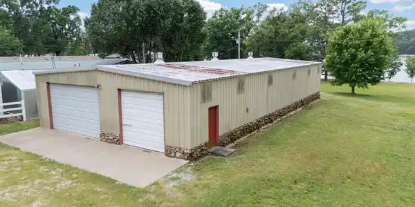 Image 4: Red Iron Shop Building518031502_0884_d