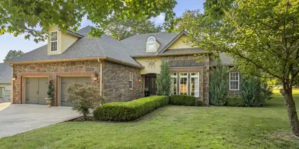 451780 Point O'Woods Circle