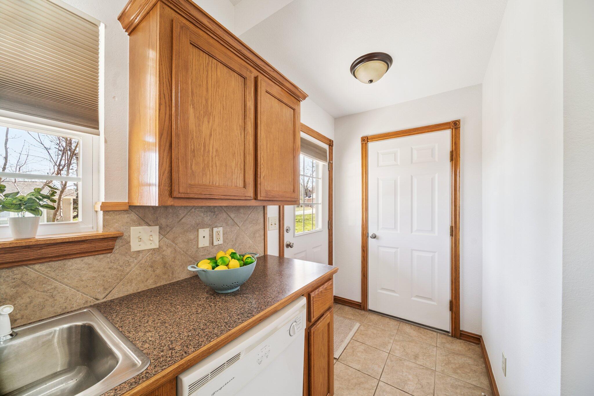 Image 3: DSC08070