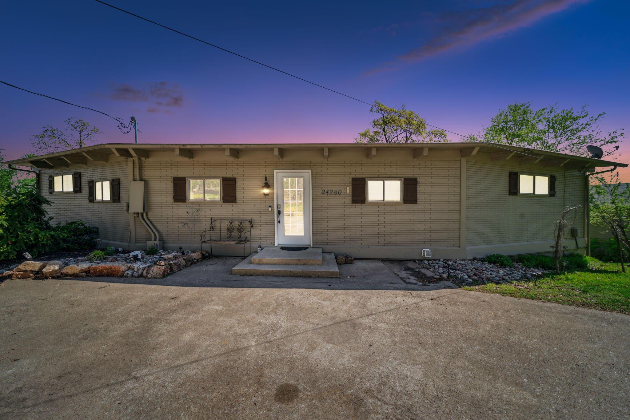 Image 2: 1-web-or-mls-24280-s-610-dr