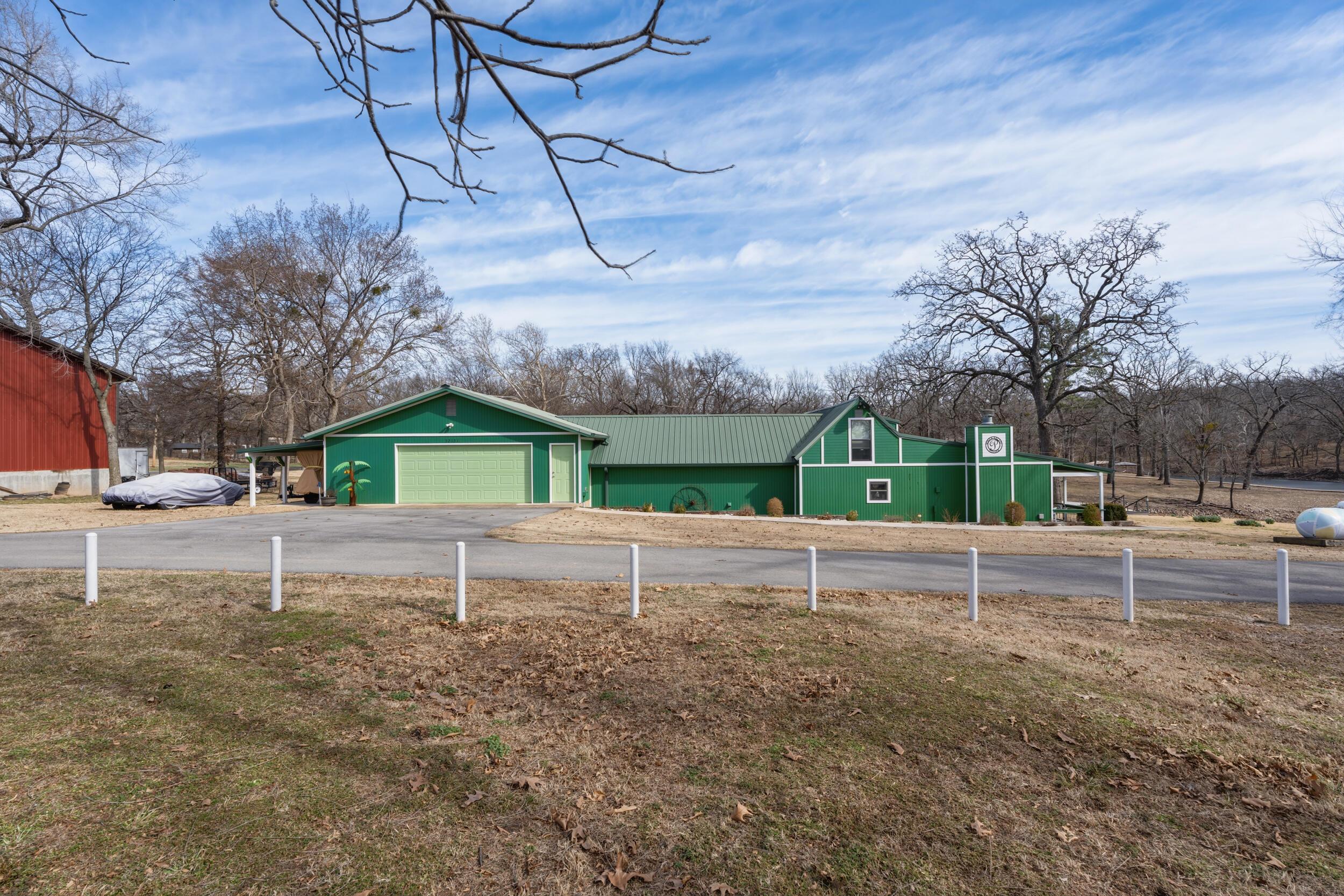 Image 3: well maintained property