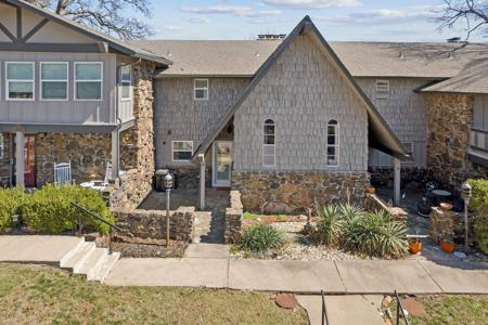 10 Fort Scott Lane