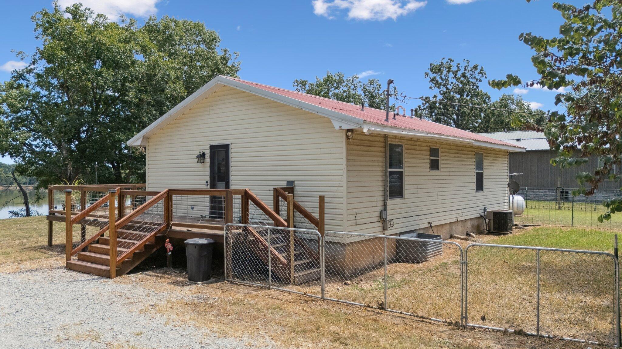 Image 1: 6-web-or-mls-24870-s-680-ct