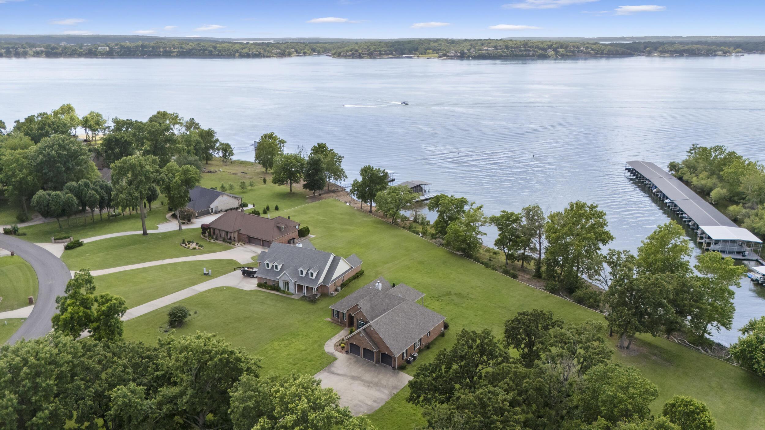 Image 3: Grand lake Views