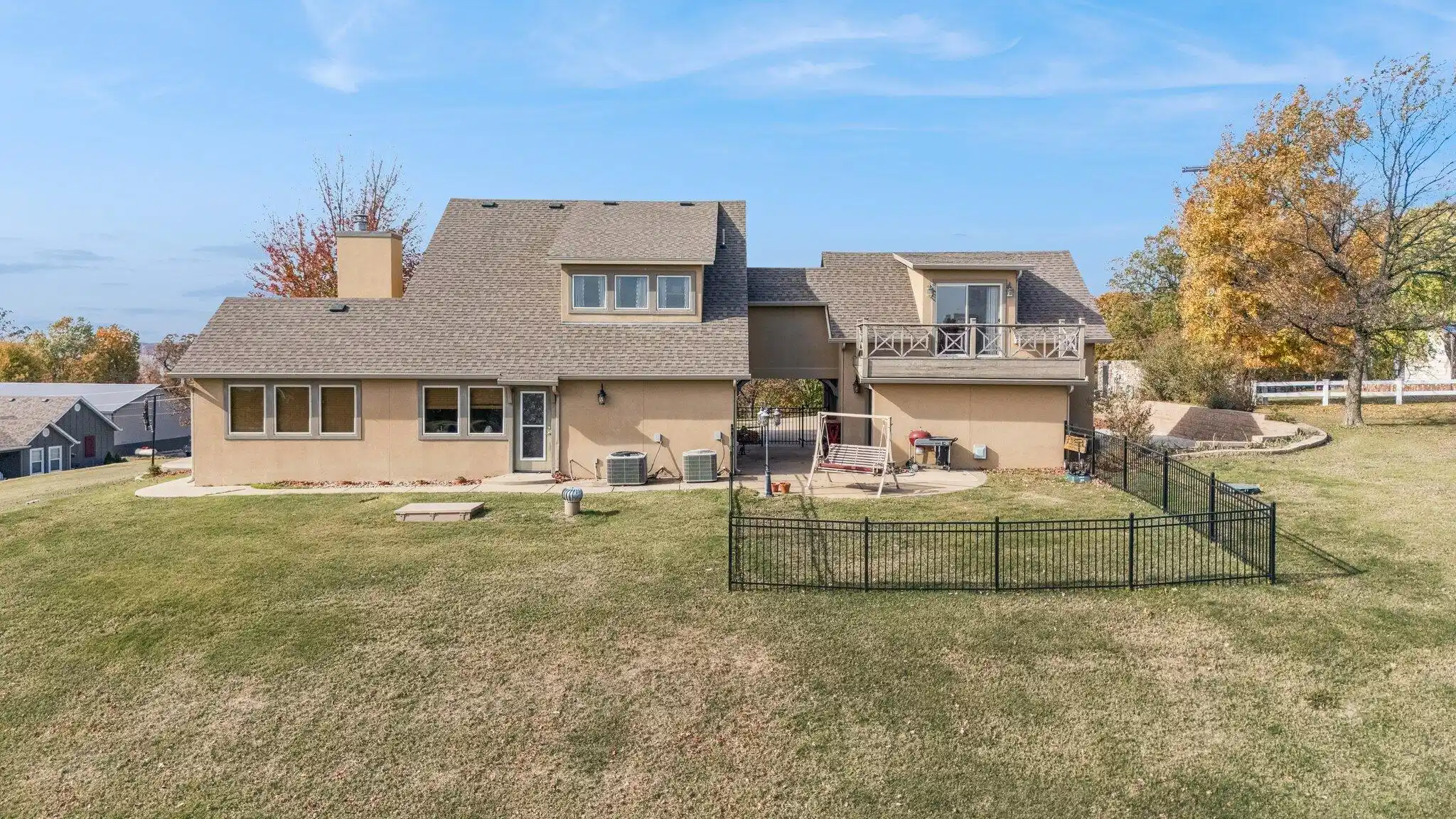 Image 1: 4-web-or-mls-32060-lavender-lane