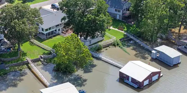 Image 3: Aerial Lakefront View