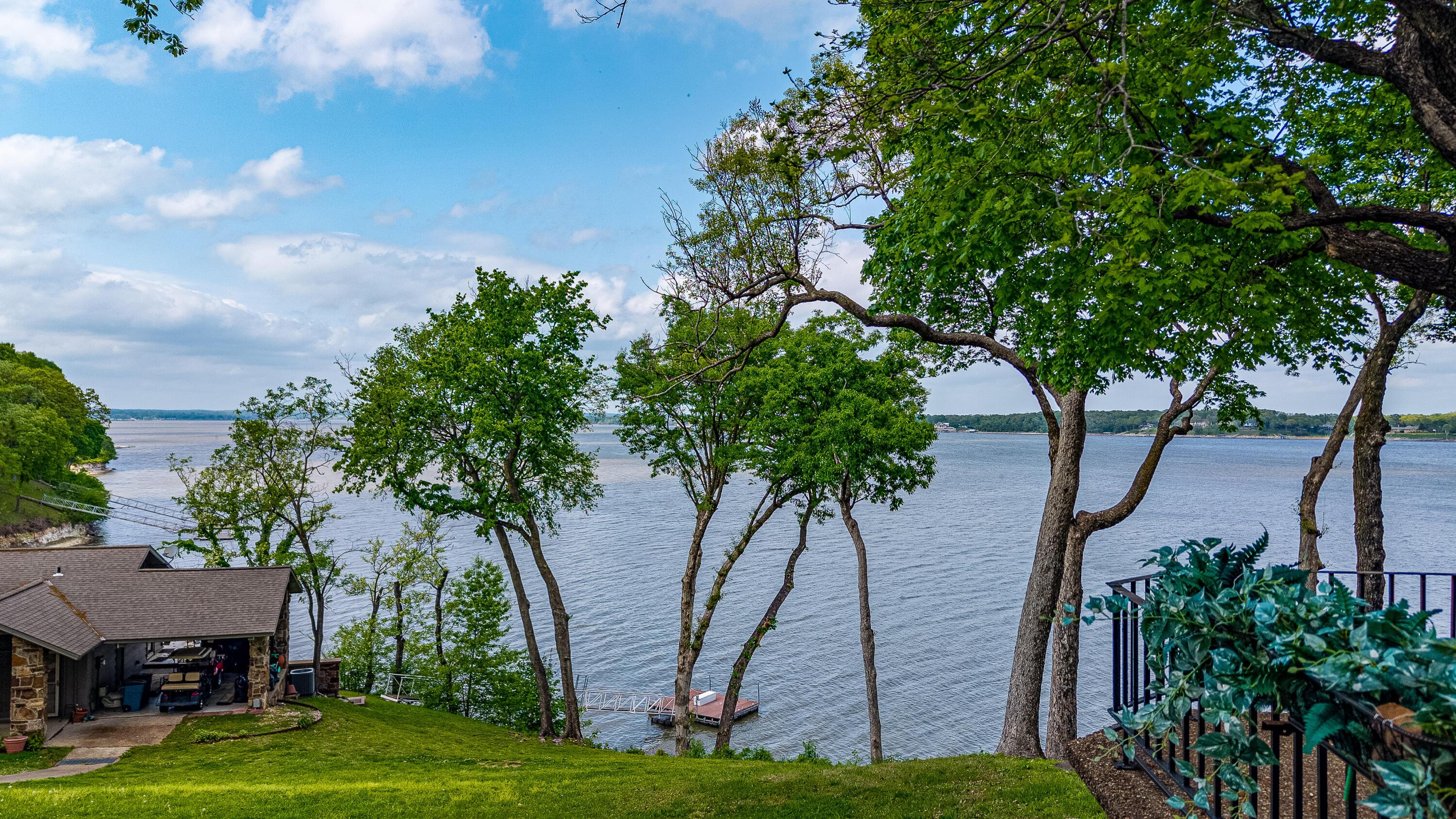 Image 2: Shangrila Estates #595-53