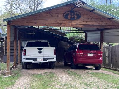 464 Lakeside Drive