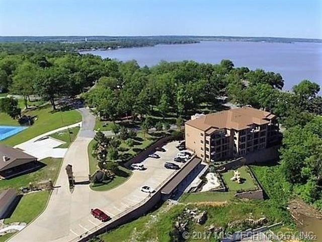 Image 2: Crown Pointe
