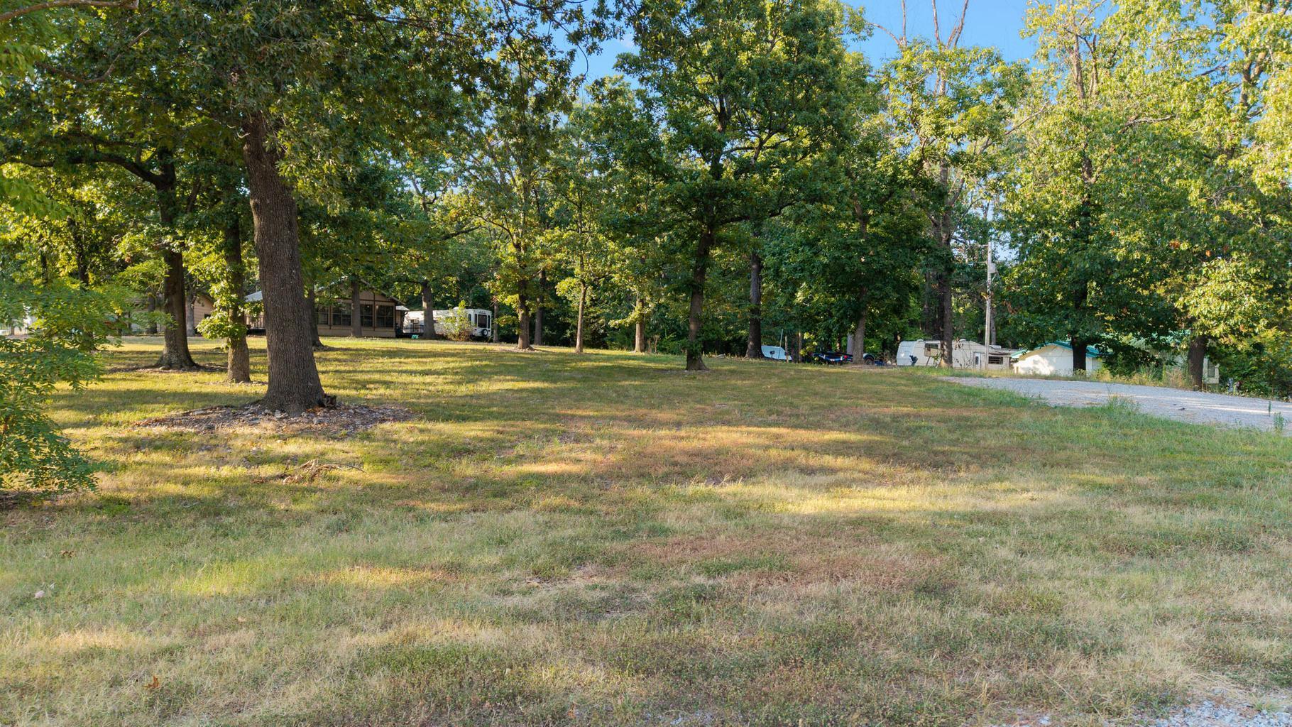 Image 2: E 249 Rd 10