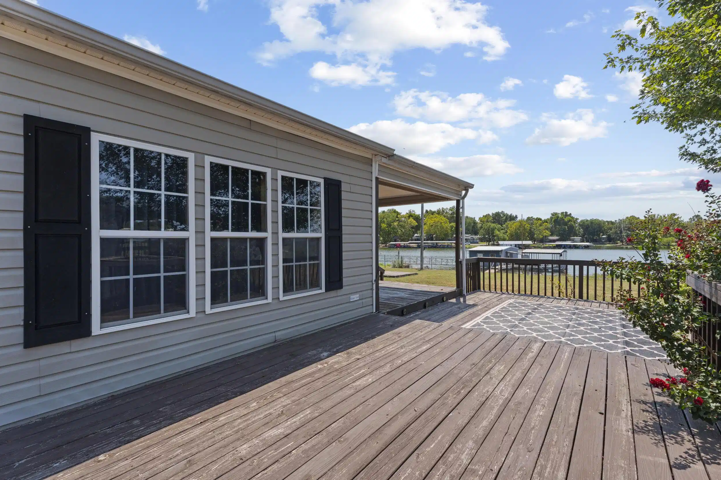 Image 1: Deck