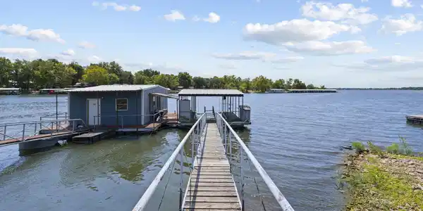 Image 4: 1st Dock, Only the one on the right