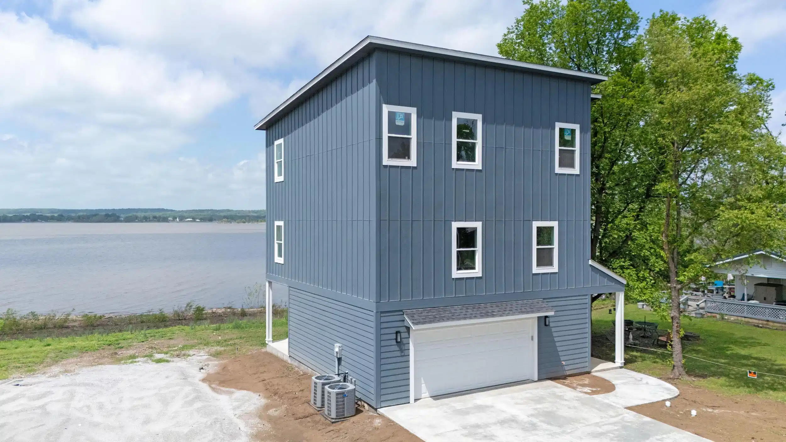 Image 1: Front