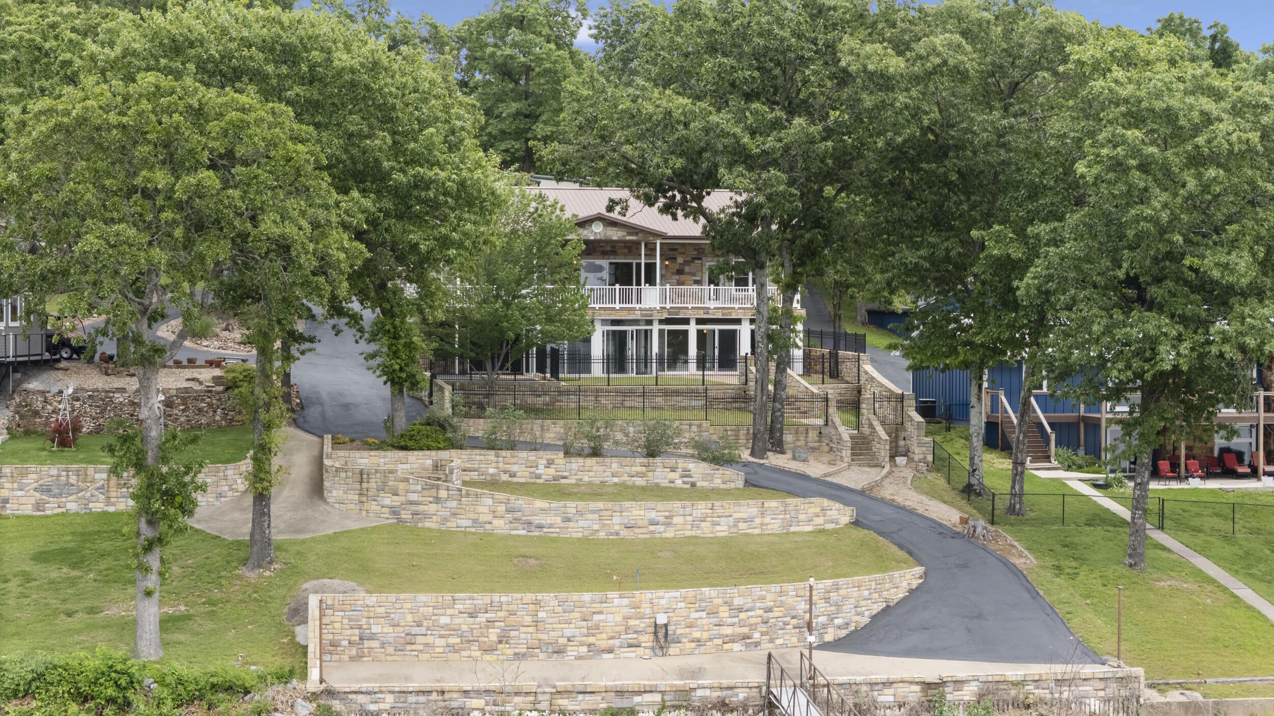 Image 3: lakeside view of home