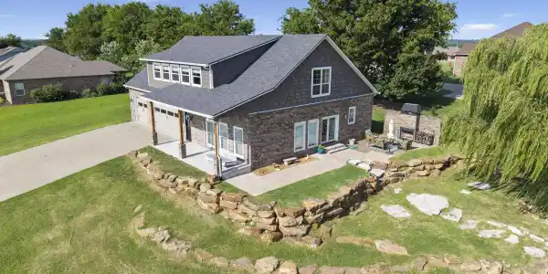 511 Summit Drive