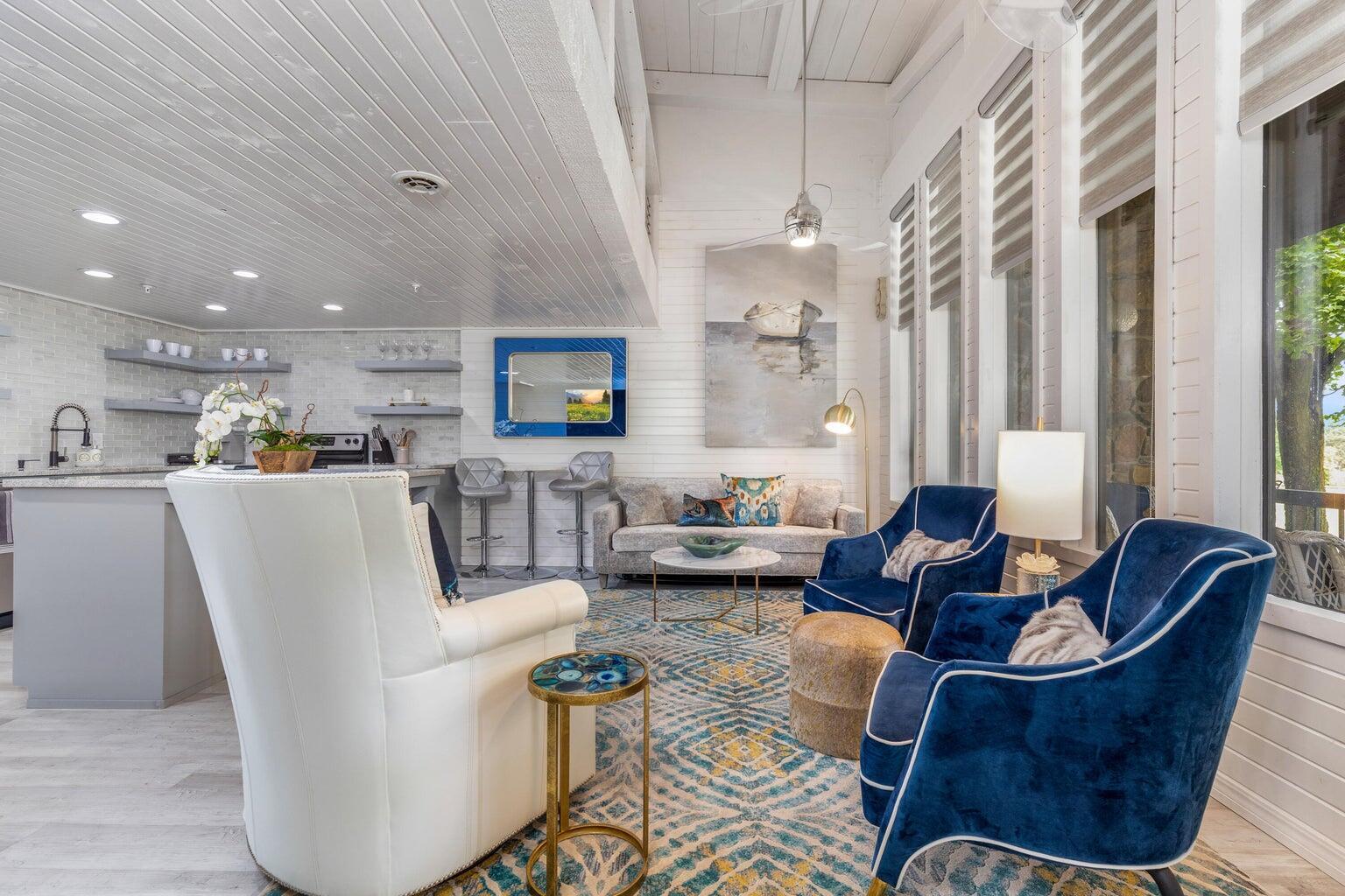Image 4: Living Room