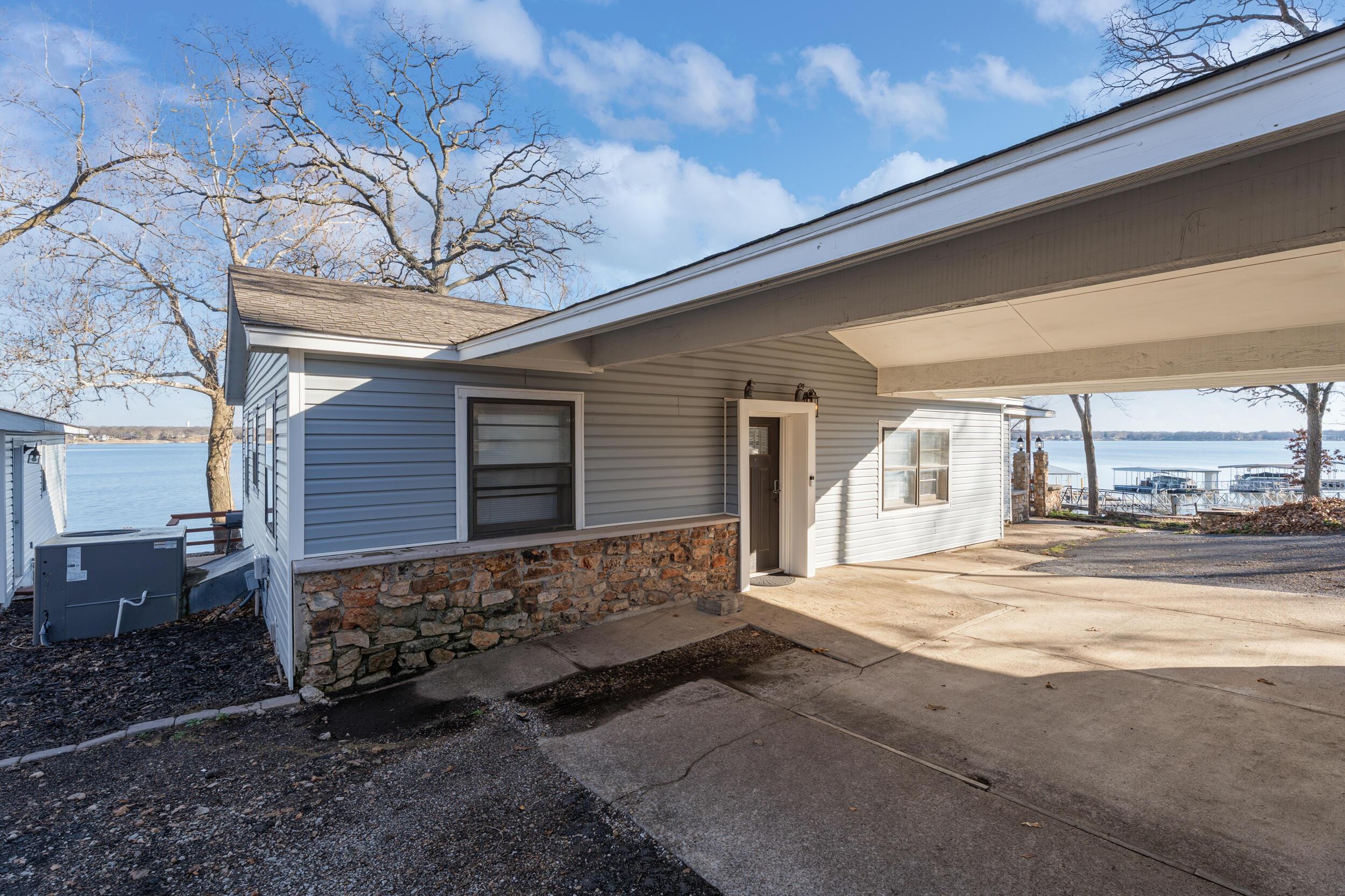 Image 4: Covered Front Porch