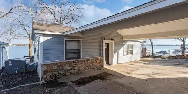 Image 4: Covered Front Porch