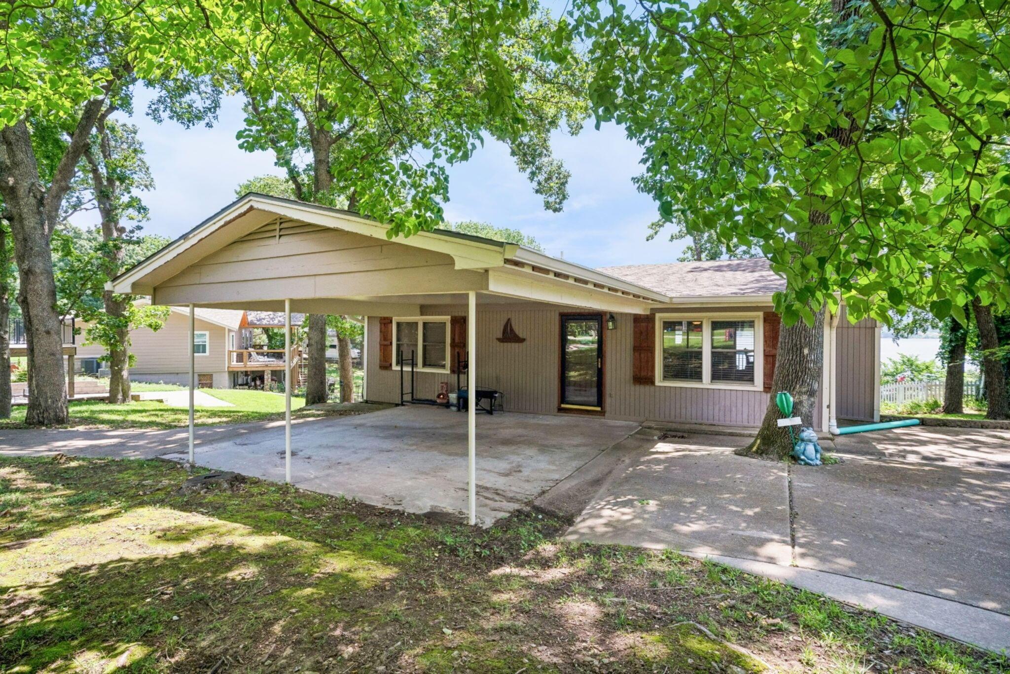 Image 1: 4bdrm/3ba