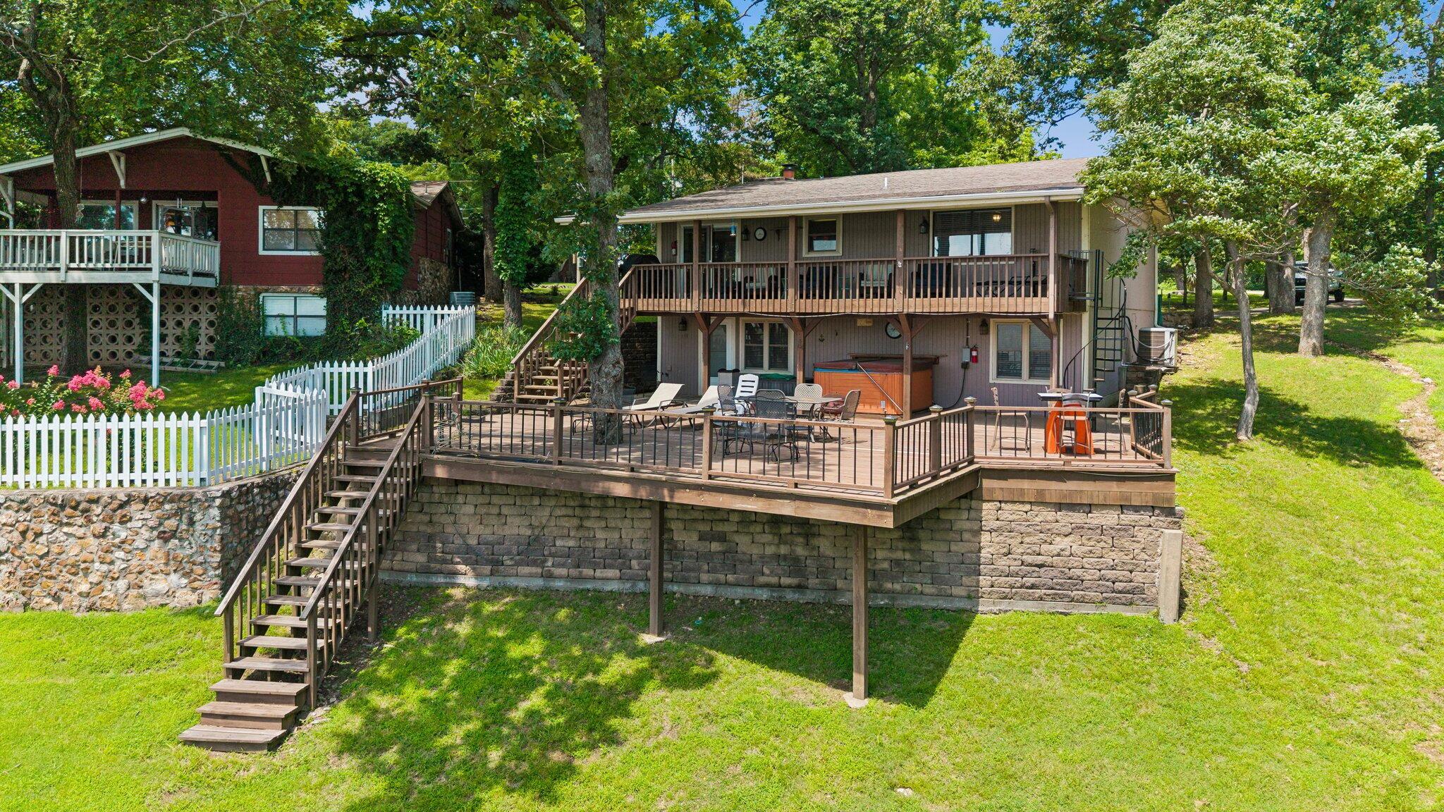 Image 3: lake side of house