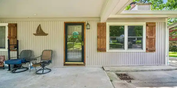 Image 4: entrance