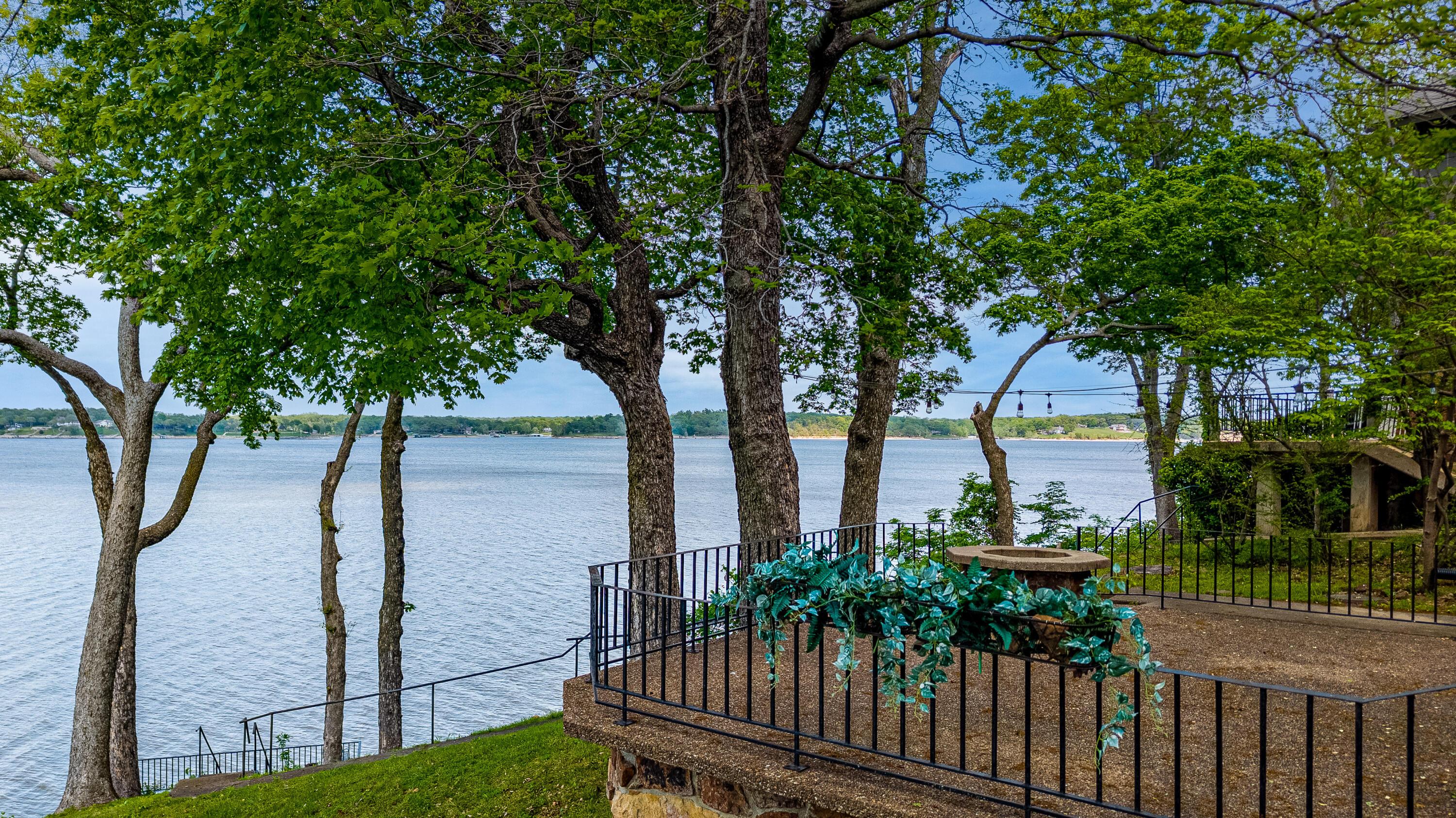 Image 3: Shangrila Estates #595-52