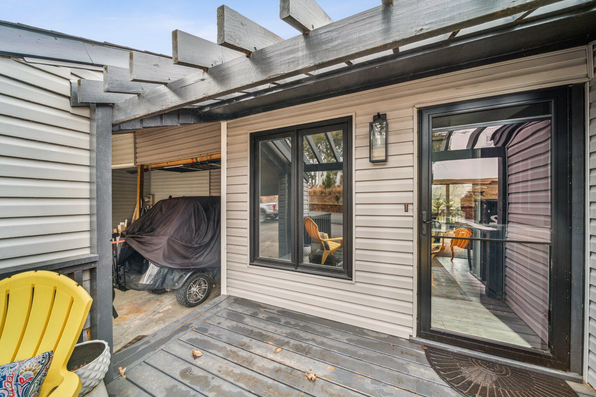Image 3: 10-web-or-mls-NOA09313
