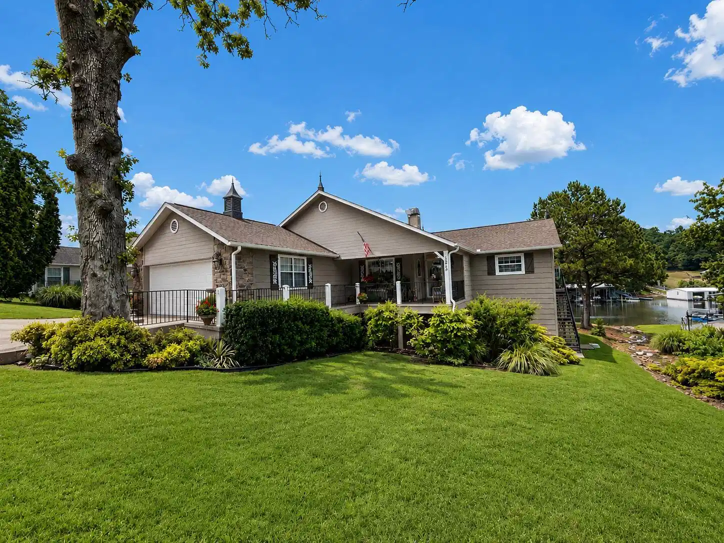 Image 1: 3 bedroom 3 bath home