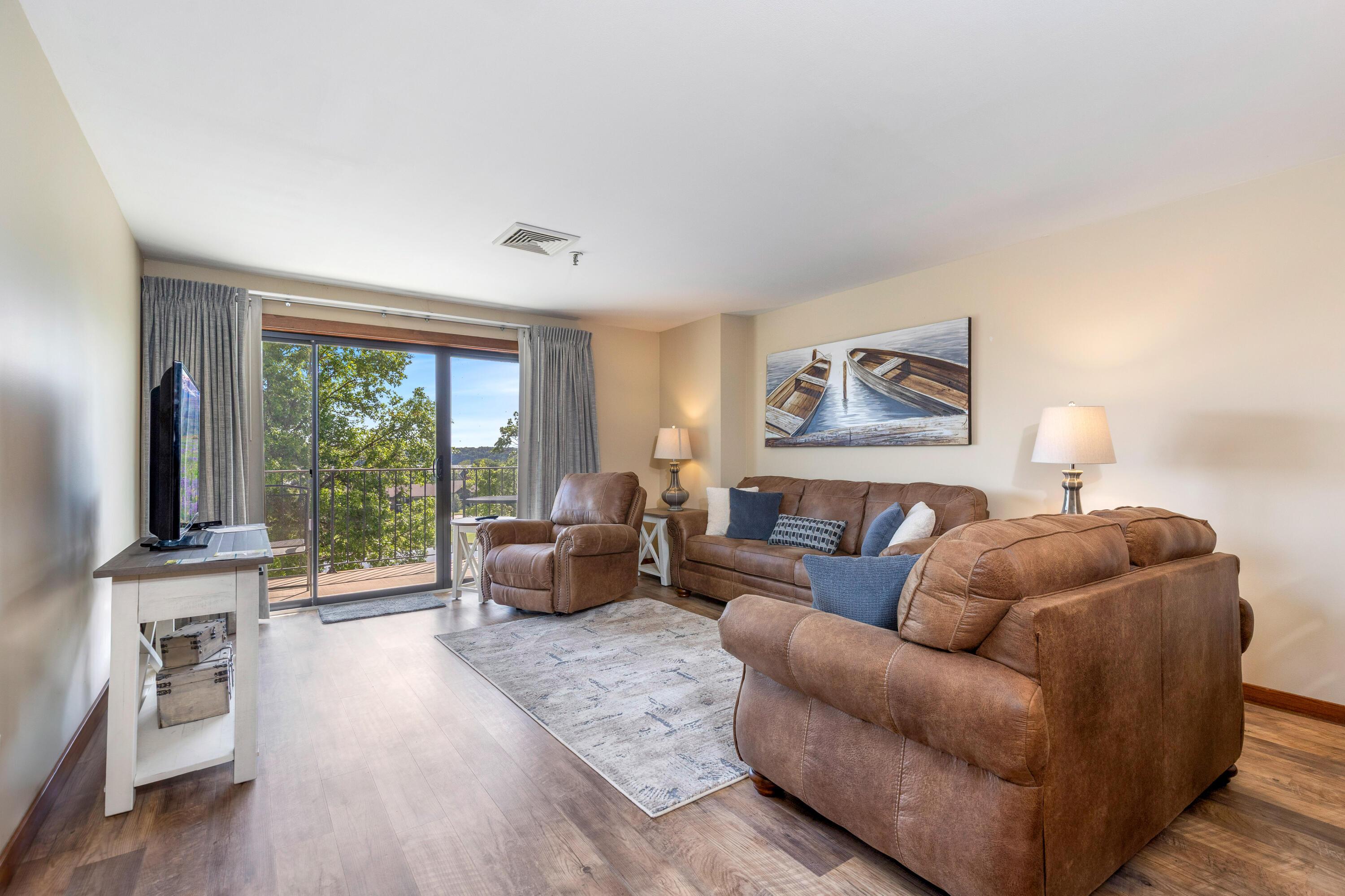 Image 3: Living Area