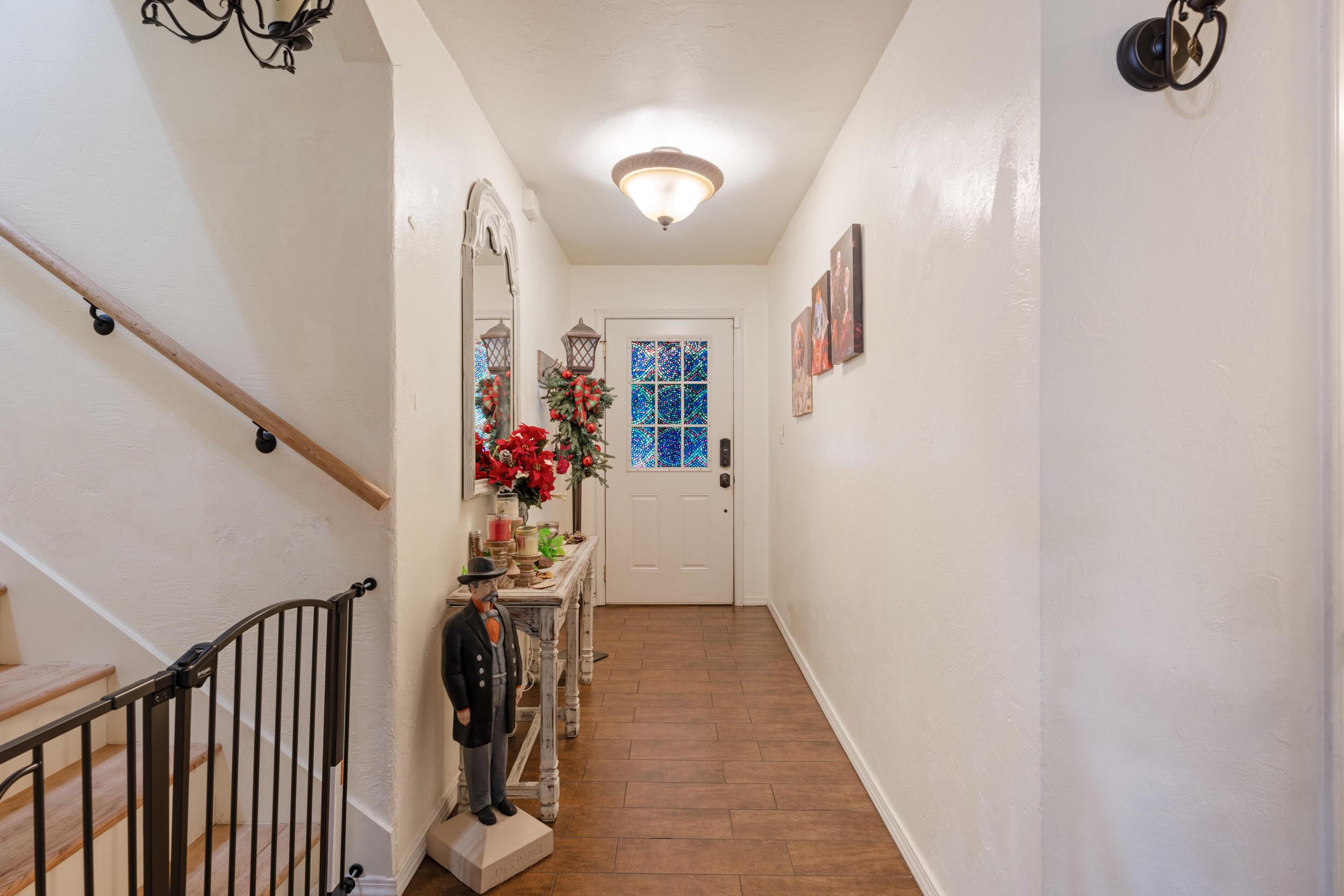Image 3: Entry