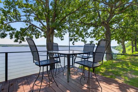 33601 Dogwood Cliff