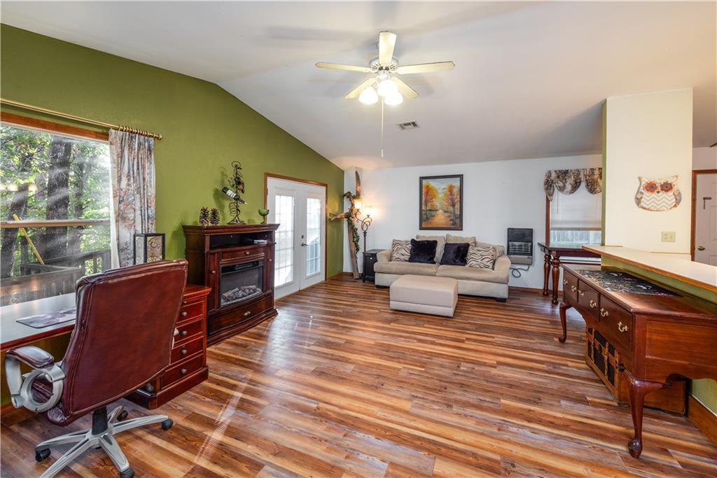 Image 2: Living Room