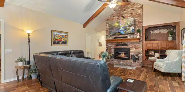 Image 3: 3101 Shore Drive-4
