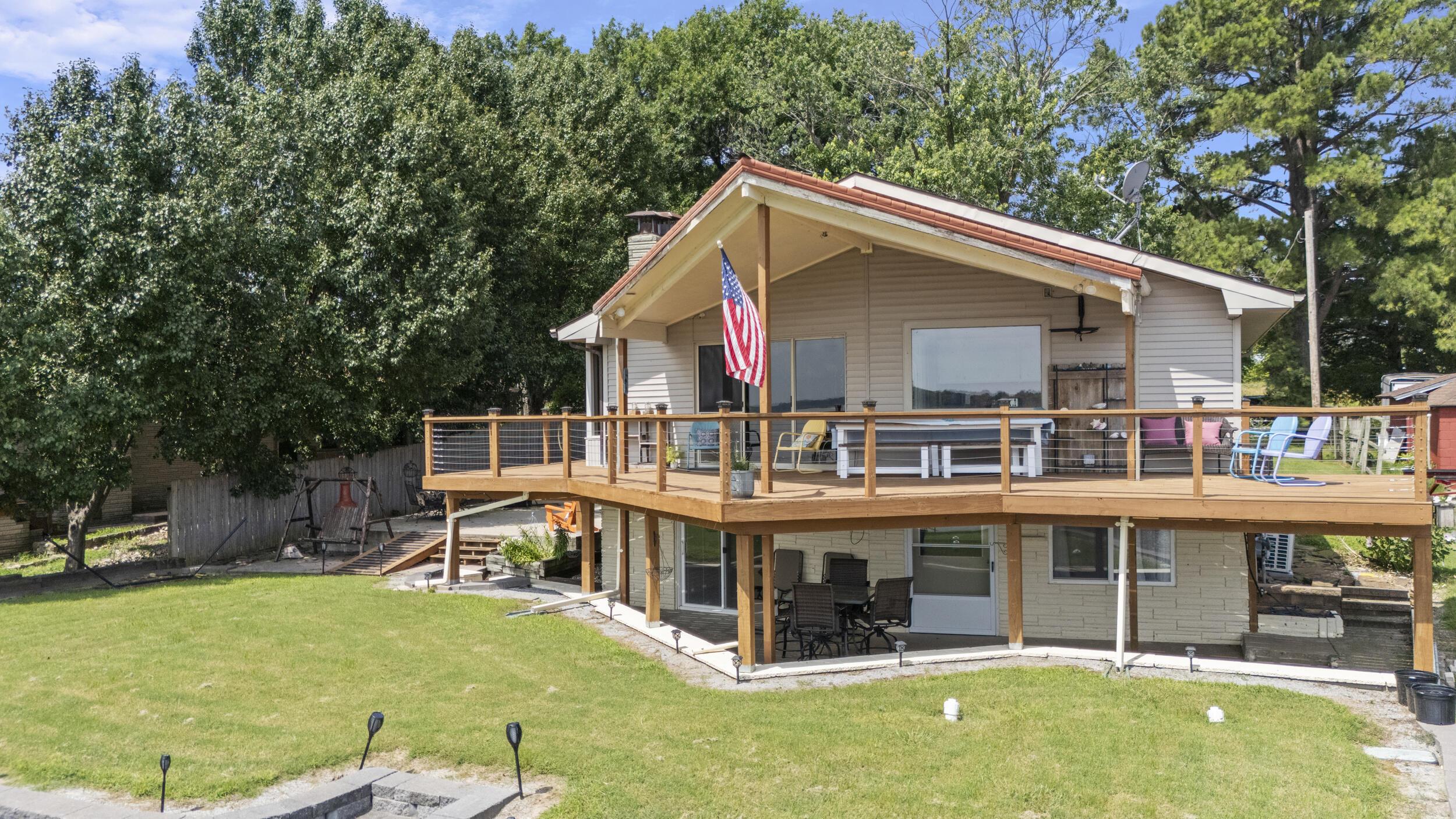 Image 2: Lakefront Exterior