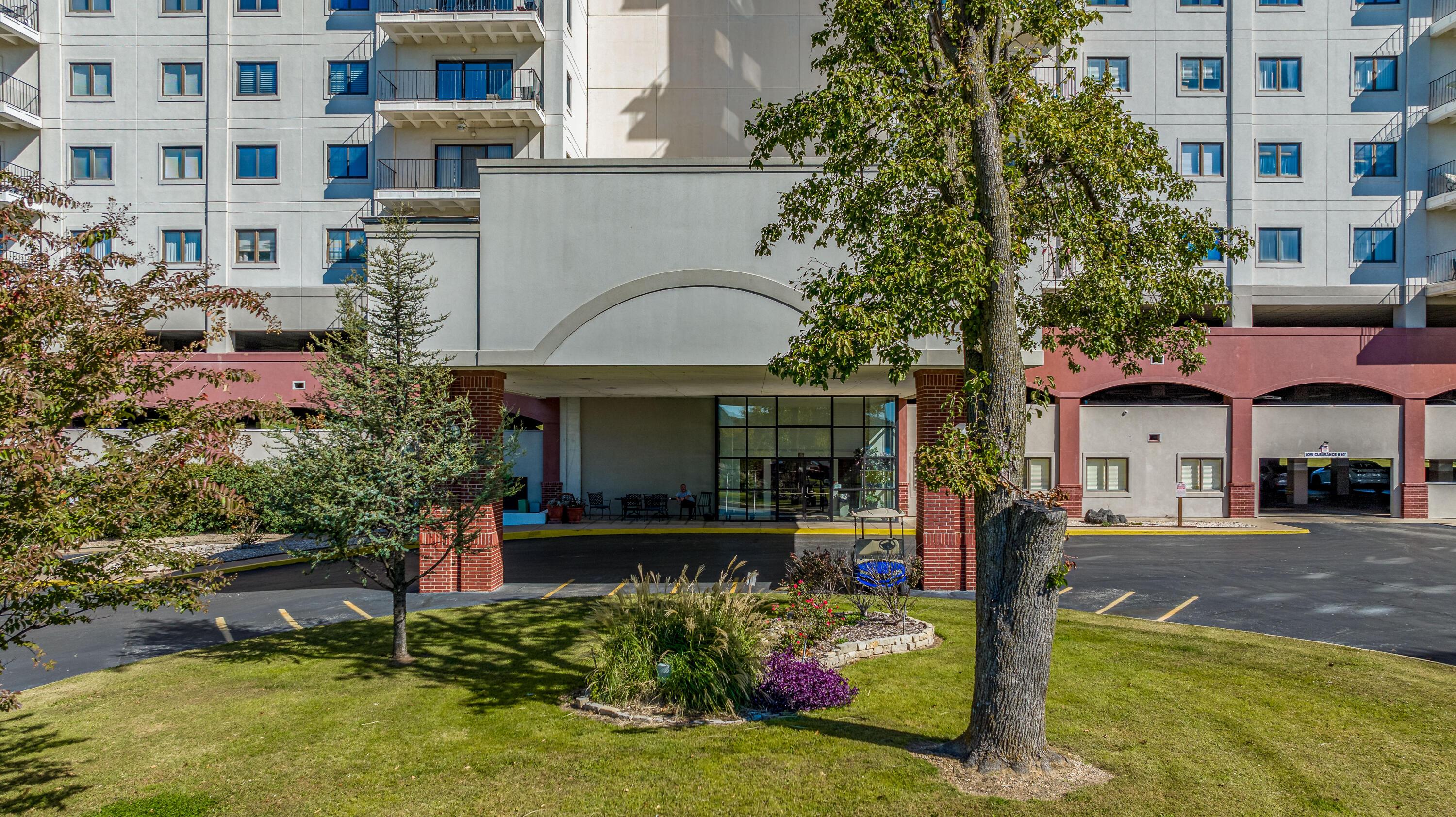 Image 3: Vista Towers