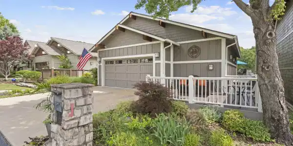 2371 Melody Point Circle