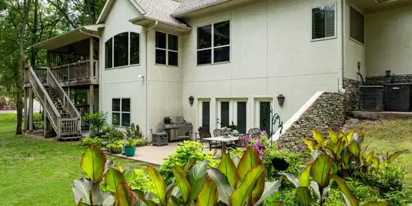 Image 2: 3452 Scenic Drive-80