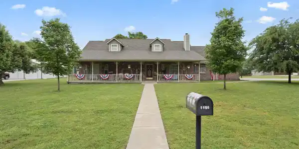 1035 Hillside Road