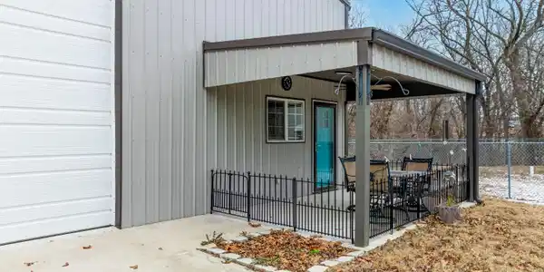 Image 2: 24936 South 611 Road-14