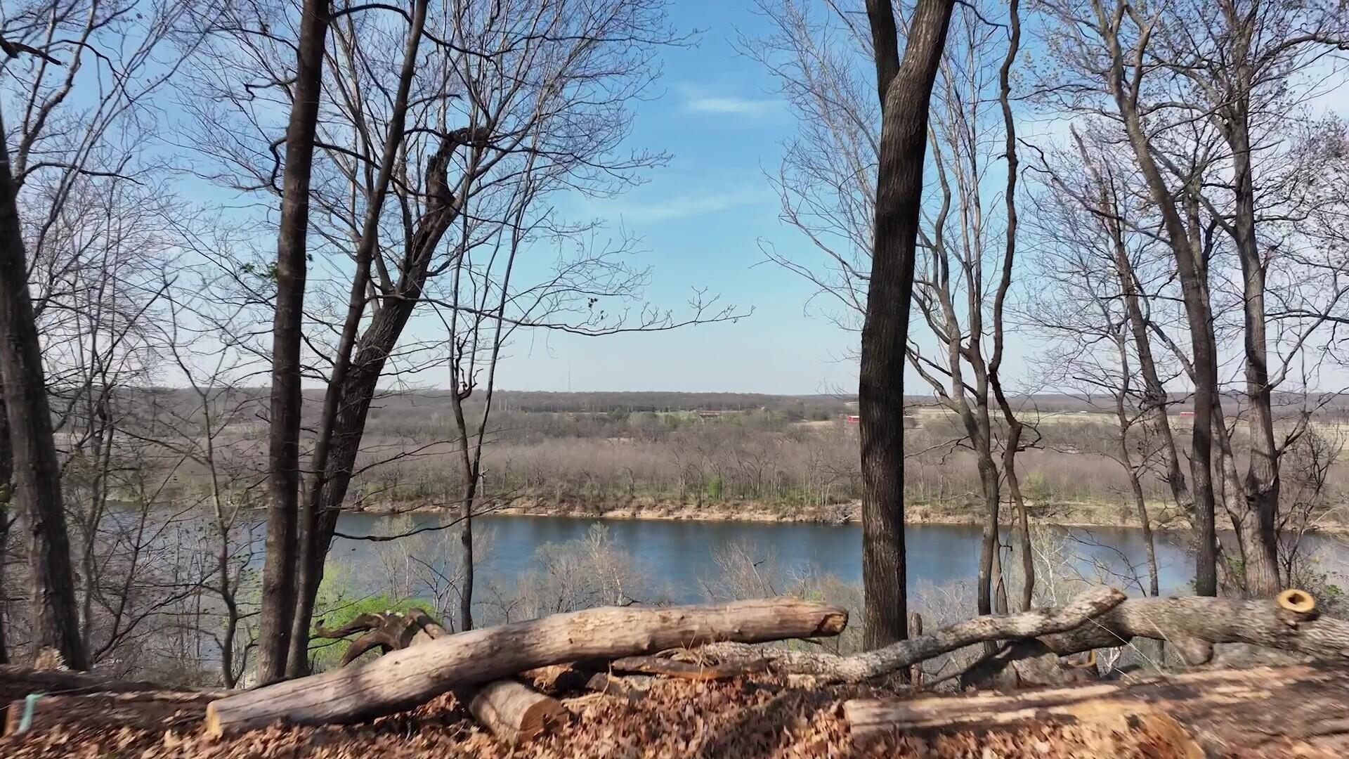 Image 1: Bluff view from proposed 5 acre area