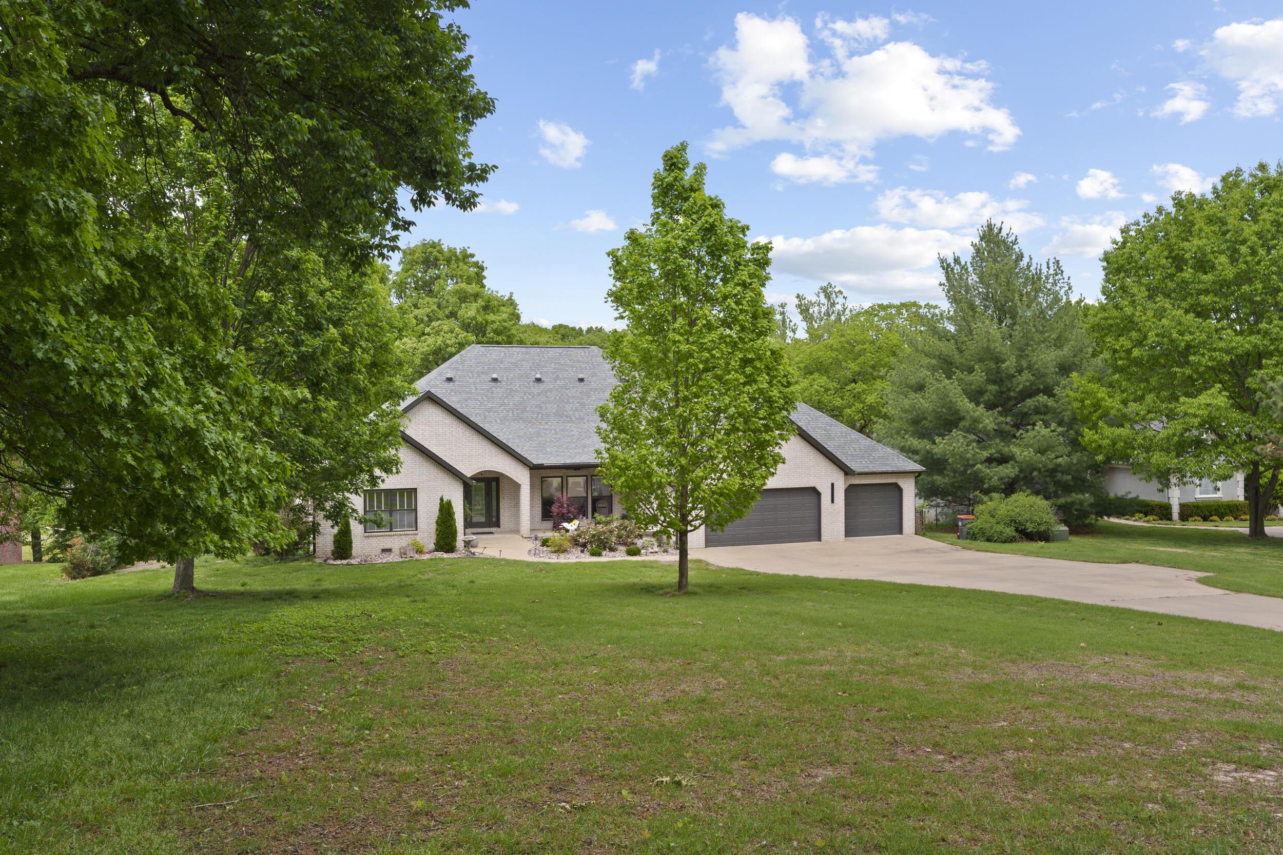 Image 3: Front View