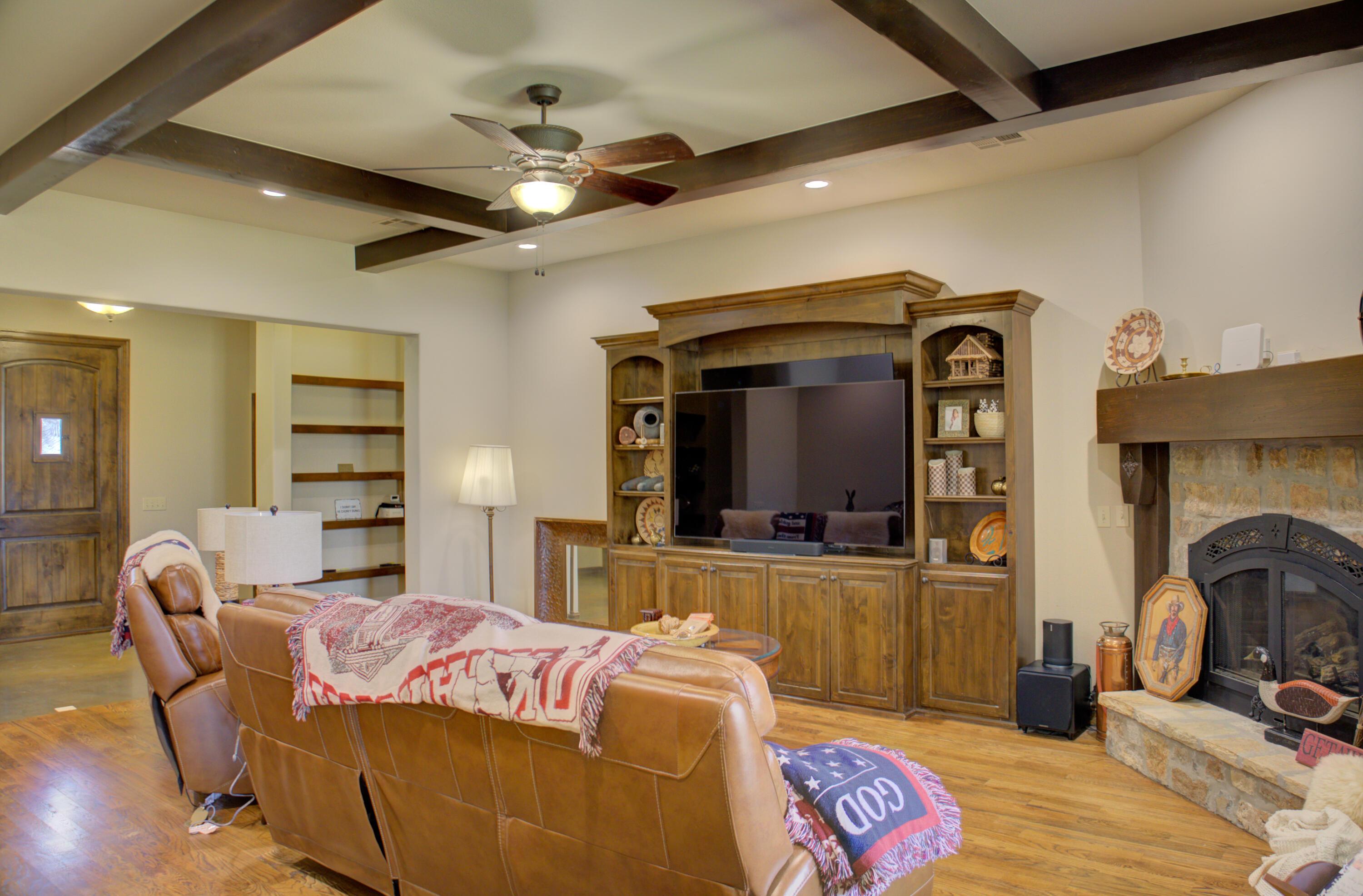 Image 4: Hardwood floors