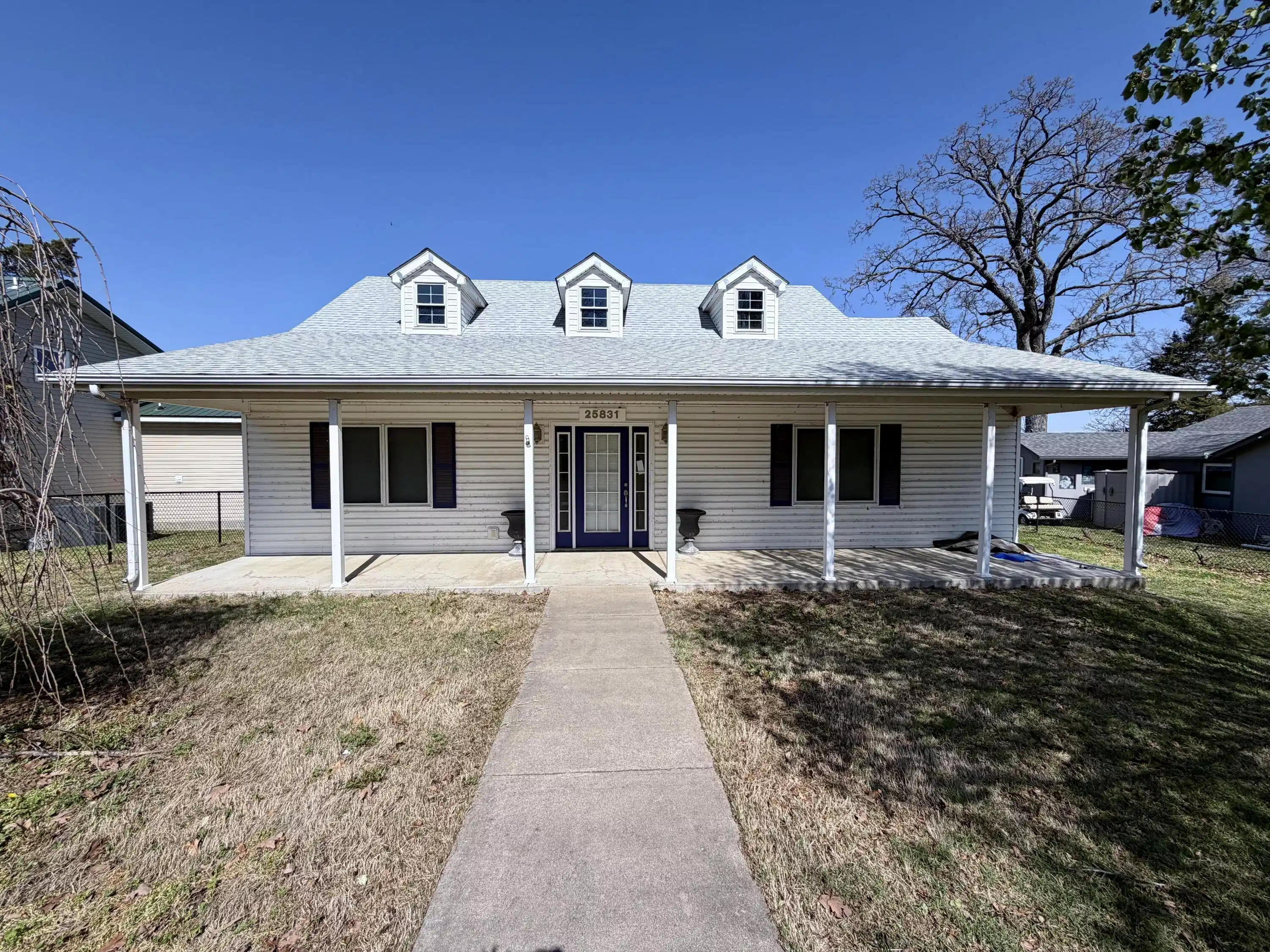 Image 1: Front
