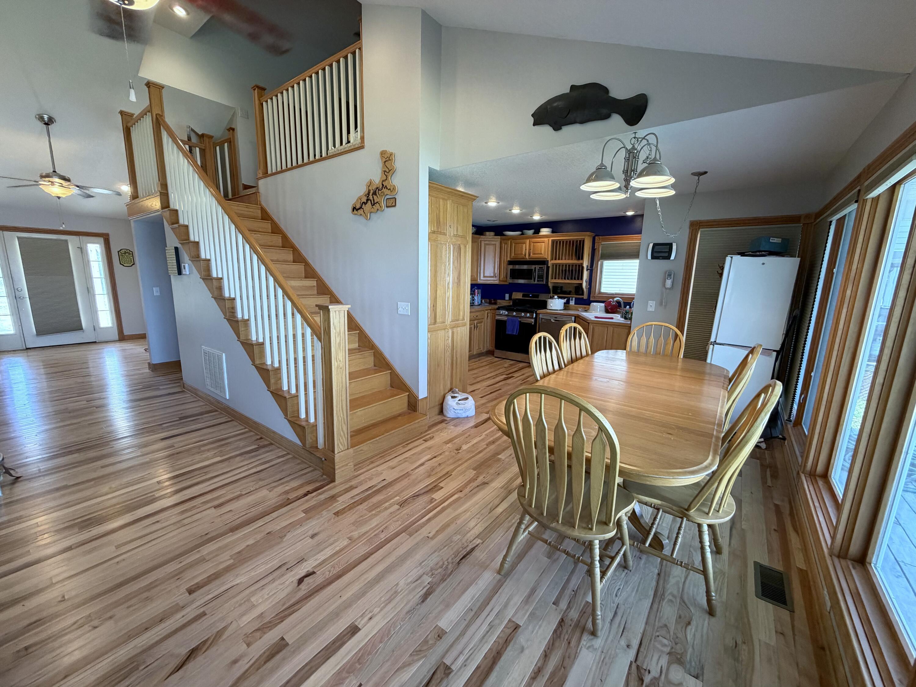 Image 4: Entry, Dining, Kitchen