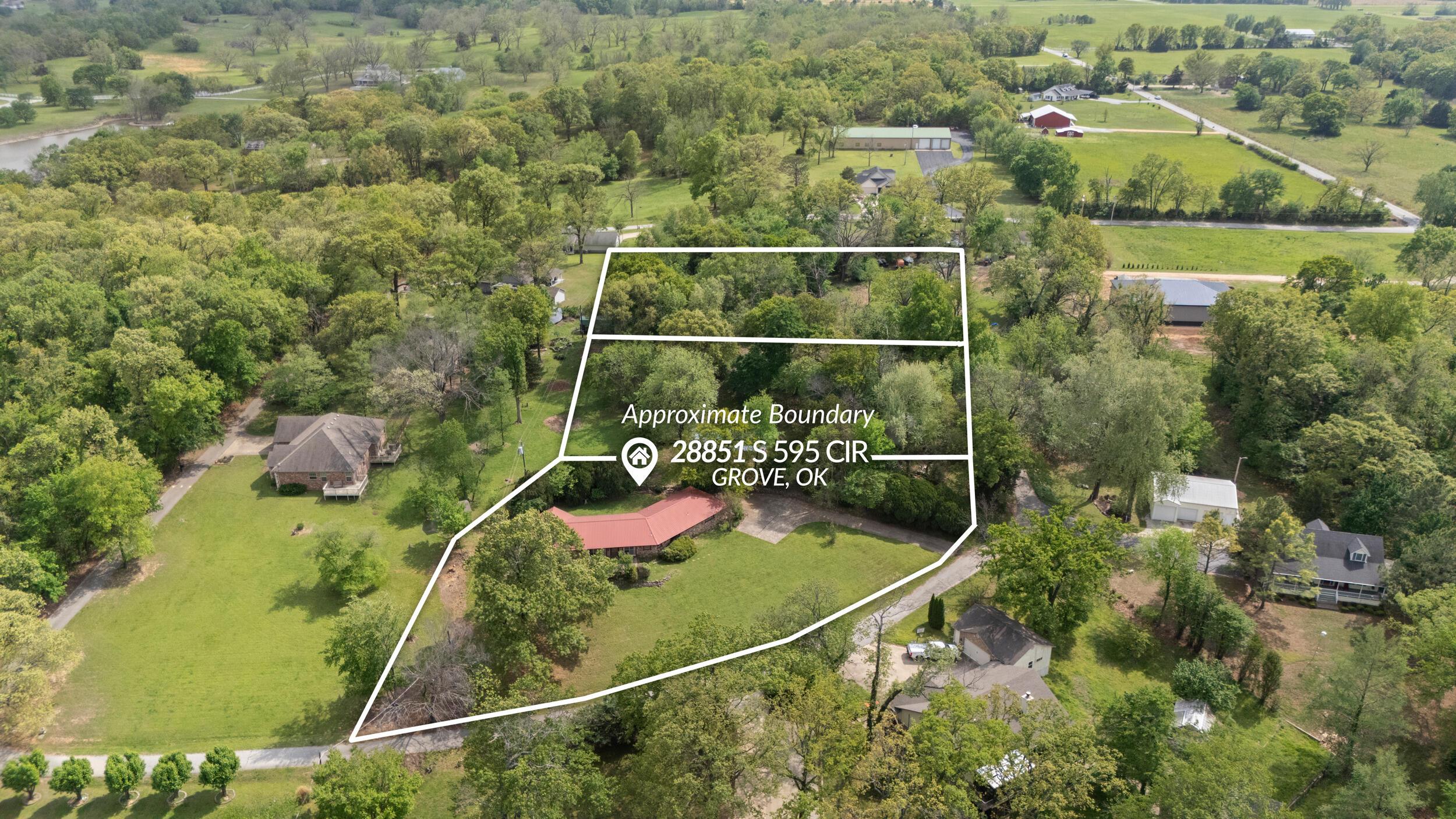 Image 2: 2.5 Acres Water View